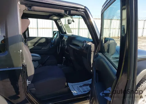 2013 Jeep Wrangler Sport z USA, uszkodzony, nr VIN 1C4AJWAG6DL676506